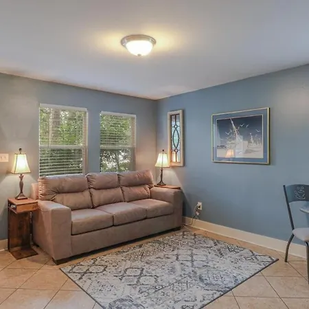 Delightful 2-Bedroom, 1-Bath Home Near Biloxi'S Scenic Back Bay